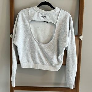 Mike cropped open back crewneck